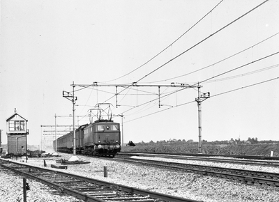 151086 Afbeelding van de eerste electrische (huur-) locomotief in Nederland: nr. 6000 van de London North Eastern ...